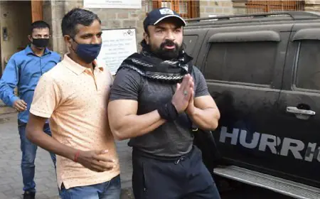 मुम्बई की आर्थर जेल में भेड़ बकरियों की तरह सोते थे : Ajaz Khan  दाल में निकलते थे चूहे, जेल से निकलने पर बताया सच