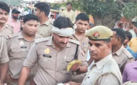 कांवड़िये Kanwariyas और ताजियेदार  Tajiyedar आमने-सामने आये, पथराव में CO का  फूटा सिर
