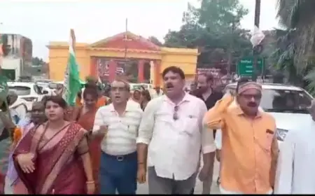 आजमगढ़ में कांग्रेस ने निकाला जुलूस, राहुल गांधी की सजा पर रोक लगाने का किया स्वागत