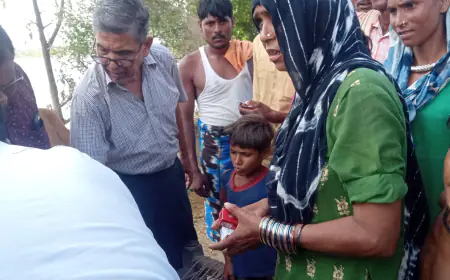 केमिस्ट एवं ड्रजिस्ट एसोसिएशन एवं वेलफेयर सोसाइटी समिति द्वारा बाढ़ प्रभावित बाढ़ पीड़ितों को निःशुल्क दवा वितरण कराई