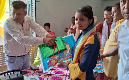 विश्व रजक महासंघ, उत्तर प्रदेश के तत्वाधान में छात्र छात्राओं को किया सम्मानित