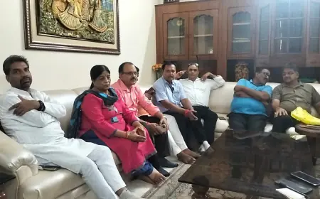 सावन झूला एवं वैश्य महासम्मेलन कार्यक्रम की मिथिलेश अग्रवाल के संयोजन में हुई बैठक