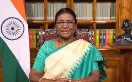 भारतीय कॉरपोरोट कानून सेवा के परिवीक्षार्थियों ने राष्ट्रपति से भेंट की