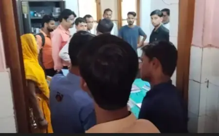 तीमारदार के साथ स्वास्थ्य कर्मियों द्वारा किए अभद्र व्यवहार का वीडियो बनाने पर युवक को पड़कर डॉक्टर कक्ष में बैठाया