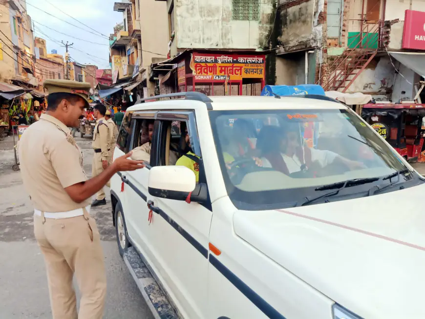 कासगंज यातायात नियमों के उल्लंघन में 96 वाहनों का चालान काटा गया।