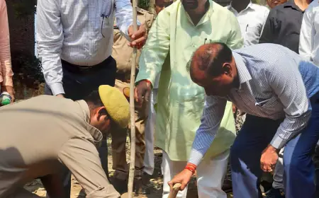 पौधशाला नव वर्ष 2023—24 के शुभारम्भ के अवसर पर सांसद  मुकेश राजपूत एवं जिलाधिकारी की अध्यक्षता में हथियापुर पौधशाला में गोष्ठी का आयोजन किया