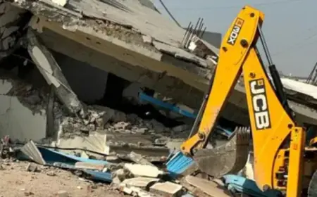 दिल्ली के जहाँगीर पुरी में चला बुलडोजर