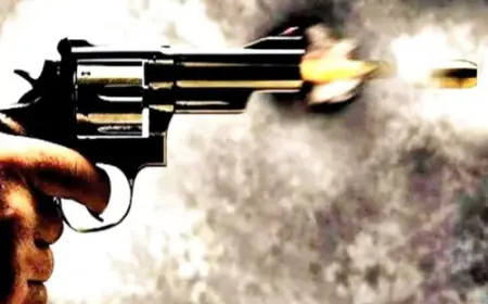 चारपाई पर लेटे दुकानदार की गर्दन में गोली लगने से हुई मौत