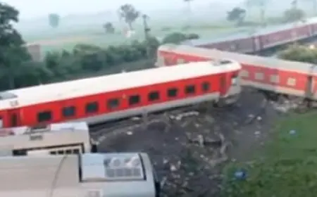 Bihar Train Accident News: बक्सर में नॉर्थ ईस्ट एक्सप्रेस के पटरी से उतरने के कारण 10 ट्रेनें रद्द, 21 के मार्ग बदले गए