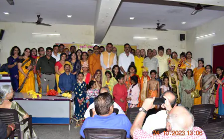 खत्री बन्धु सभा आगरा के द्वारा दशहरा को अपने रीति रिवाज से शास्त्र पूजन व हवन कर यूथ होस्टल, मनाया