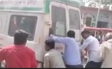 फर्रुखाबाद की सरकारी एम्बुलेंस में मरीजों को धक्का लगाना पड़ता है.?
