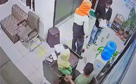 BlackMail: मिठाई के डिब्बे के अंदर छुपी धमकी, डॉक्टर पर बढ़ी टेंशन