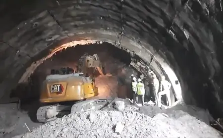 Coordinated Efforts Underway to Rescue Trapped Workers at Silkyara Tunnel Collapse Site in Uttarakhand