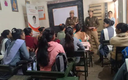 अमांपुर में छात्राओं को मिशन जागृति अभियान के बारे में जागरूक किया गया।