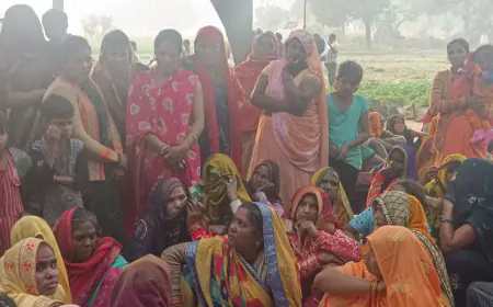 गले मे डाला फंदा और महिला ने दी जान