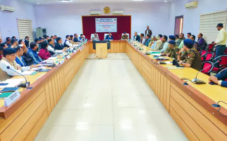 मण्डलायुक्त/रोल प्रेक्षक रविन्द्र की अध्यक्षता में राजनैतिक दलों, संबंधित अधिकारियों के साथ  बैठक सम्पन्न