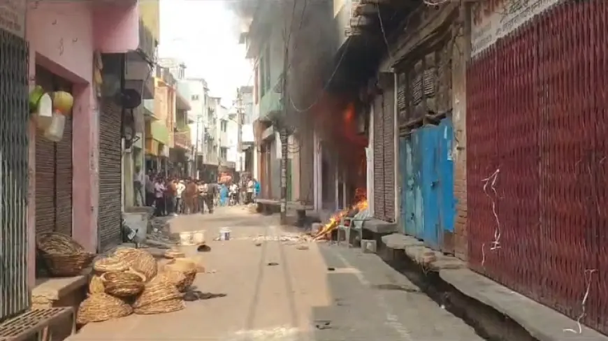Farookhabad news : केरोसिन डीजल के अवैध कारोबारी के गोदाम में लगी भीषण आग कई जले