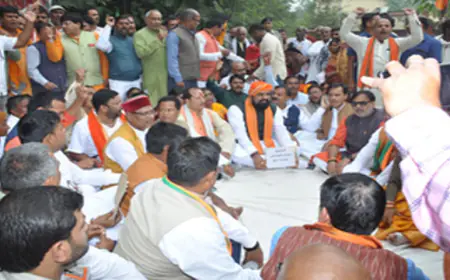 लखीसराय हत्याकांड के मामले ने तूल पकड़ा, भाजपा ने दिया महाधरना