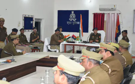 DIG अलीगढ़ द्वारा पुलिस लाइन में अपराध गोष्ठी का आयोजन,  पुलिसकर्मियों को दिए निर्देश
