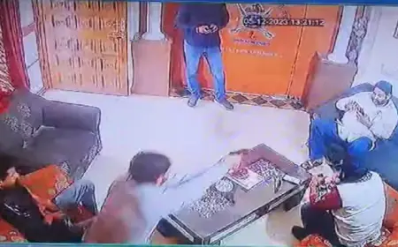 Video: करणी सेना अध्यक्ष  की घर में  घुसकर गोली मारकर हत्या, मचा हड़कंप