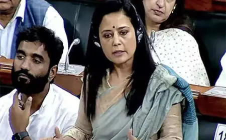सांसद महुआ मोइत्रा की संसद सदस्यता रद्द, पैसे लेकर सवाल पूछने पर हुई कार्रवाई