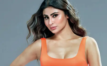 Mouni Roy: लड़कियों के मेकअप का मजाक उड़ाने पर जबरदस्त भड़की, कहा- 'किसी के पहनावे पर मजाक नहीं उड़ाना चाहिए'
