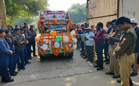सड़क सुरक्षा प्रचार वाहनों को हरी झंडी दिखाकर 'द्वितीय सड़क सुरक्षा पखवाड़ा' का किया शुभारम्भ