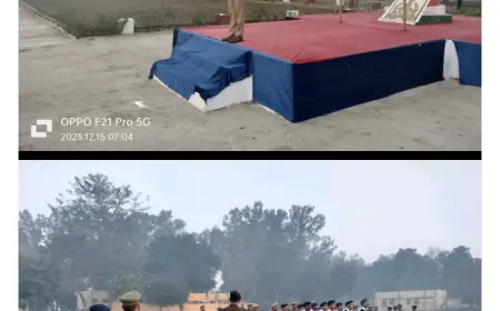 कासगंज पुलिस लाइन में साप्ताहिक परेड का आयोजन  कर टोलीवार निरीक्षण किया गया।