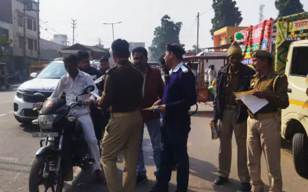 कासगंज प्रभारी यातायात ने नियमों का उल्लंघन करने वाले 71 वाहनों के चालान काटे।