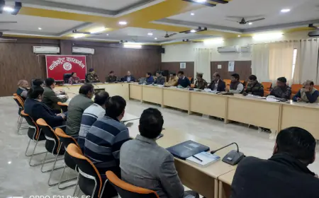 जिलाधिकारी व पुलिस अधीक्षक ने सड़क दुर्घटना व यातायात व्यवस्था संबंधी की गोष्ठी।