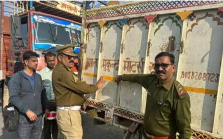 व्यावसायिक वाहनों में रिफ्लेक्टर टेप लगाकर, चालकों का कराया नेत्र परीक्षण।