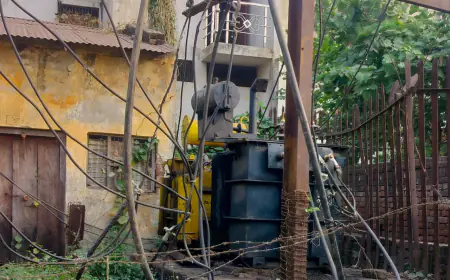 विभाग की लापरवाही के चलते खुले में रखे बिजली के ट्रांसफार्मर दे रहे हैं मौत का संदेश