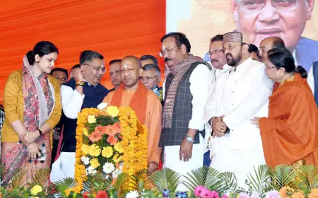 डॉ मंजू भदौरिया ने रेहावली बांध योजना के तथ्य पत्र मुख्यमंत्री आदित्यनाथ को सौंपे