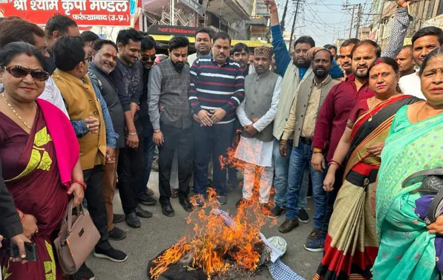 भाजपाइयों ने कांग्रेस- राहुल गांधी चोर है की नारेबाजी की: 200 करोड़ कैश का मामला