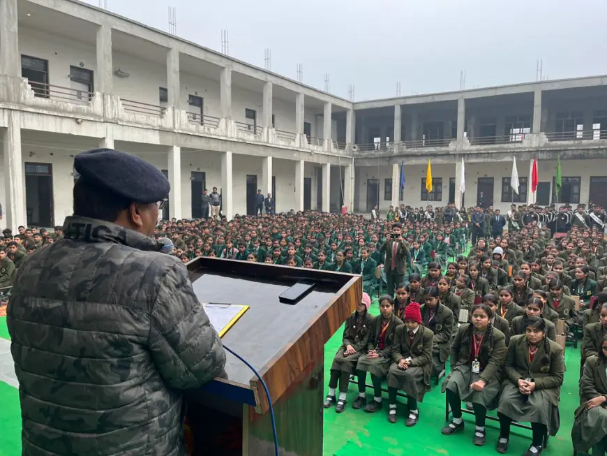 अपने बच्चों के लिये ऐसा माहौल बनायें कि वो खुलकर अपनी बात आपसे कह सकें