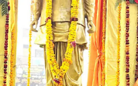 कासगंज सदर विधायक द्वारा पूर्व मुख्यमंत्री कल्याण सिंह की प्रतिमा का किया गया अनावरण।