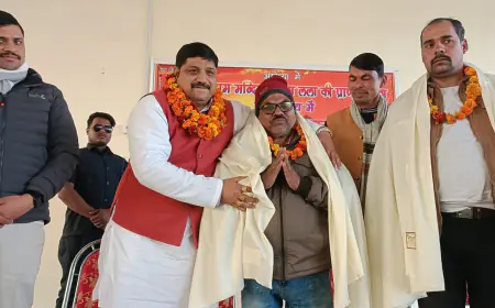 राम मंदिर प्राण प्रतिष्ठा के उपलक्ष्य में भाजपा नेता ने किया कंबल वितरण