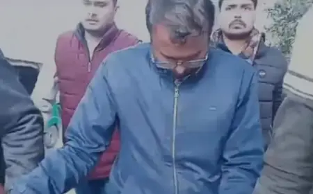 नौकरी के बदले सेक्स की डिमांड करने वाला अफसर गिरफ्तार