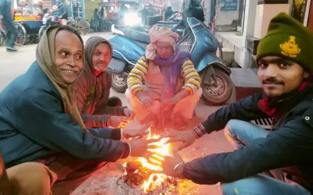 कड़ाके की ठंड से जनजीवन बेहाल, घरों में दुबके लोग