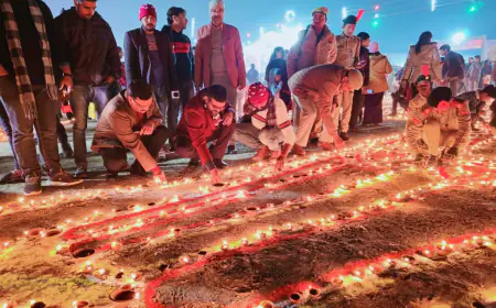 जिलाधिकारी के निर्देशन में कार्यक्रम के दौरान जनसहभागिता के माध्यम से 10011 दीपक जलाकर मनाया गया दीपोत्सब पर्व