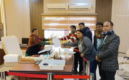 नगला नरपत में बिजली की समस्या पर जिलाधिकारी को ज्ञापन