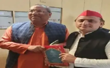 सपा अध्यक्ष अखिलेश यादव से मिले निषाद पार्टी अध्यक्ष संजय निषाद