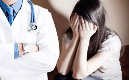 रात को आना, फ्री में कर दूंगा,  प्राइवेट पार्ट पर हाथ लगाकर बोला डॉक्टर