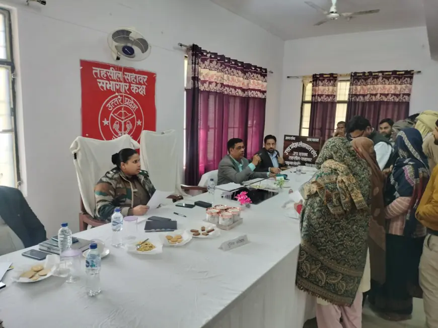 सम्पूर्ण समाधान दिवस में पुलिस अधीक्षक कासगंज द्वारा तहसील सहावर में सुनी गई जन समस्याए।