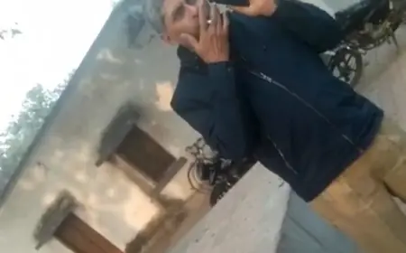 सिगरेटबाज इंस्पेक्टर का वीडियो वायरल,कोतवाली परिसर को ही बनाया नशे का अड्डा