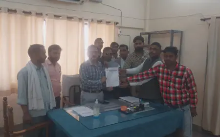 कासगंज किसान यूनियन स्वराज ने पत्रकार समाज कल्याण समिति के सहयोग से भ्रष्टाचार के विरुद्ध  जिलाधिकारी को सौंपा ज्ञापन।