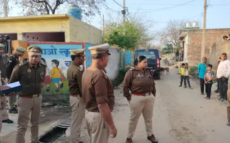 कासगंज चुनाव-2024 के दृष्टिगत निष्पक्ष,शांतिपूर्ण व सकुशल सम्पन्न कराने हेतु पुलिस अधीक्षक, कासगंज द्वारा थाना सोरों क्षेत्र पोलिंग बूथ का निरीक्षण किया गया।