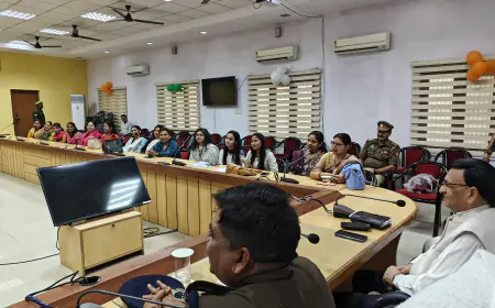 अन्तर्राष्टीय महिला दिवस के अवसर पर कलेक्ट्रेट सभागार में विभिन्न विभागों में कार्यरत महिला कर्मचारियों को किया सम्मान