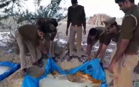 एटा जनपदीय पुलिस ने  925 लीटर अवैध कच्ची शराब सहित 12 अभियुक्त गिरफ्तार और हजारों लीटर लहन नष्ट कराई
