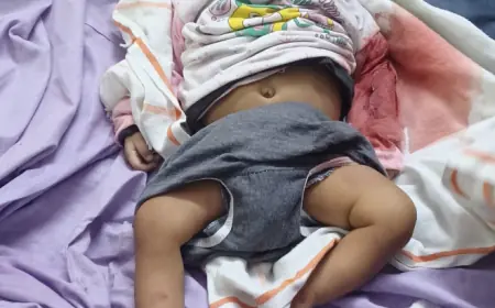 हरिचन्दपुर छ्छेना के बीच मे 6 माह की बच्ची मिली घायल अस्पताल पहुंचते ही हुई मौत